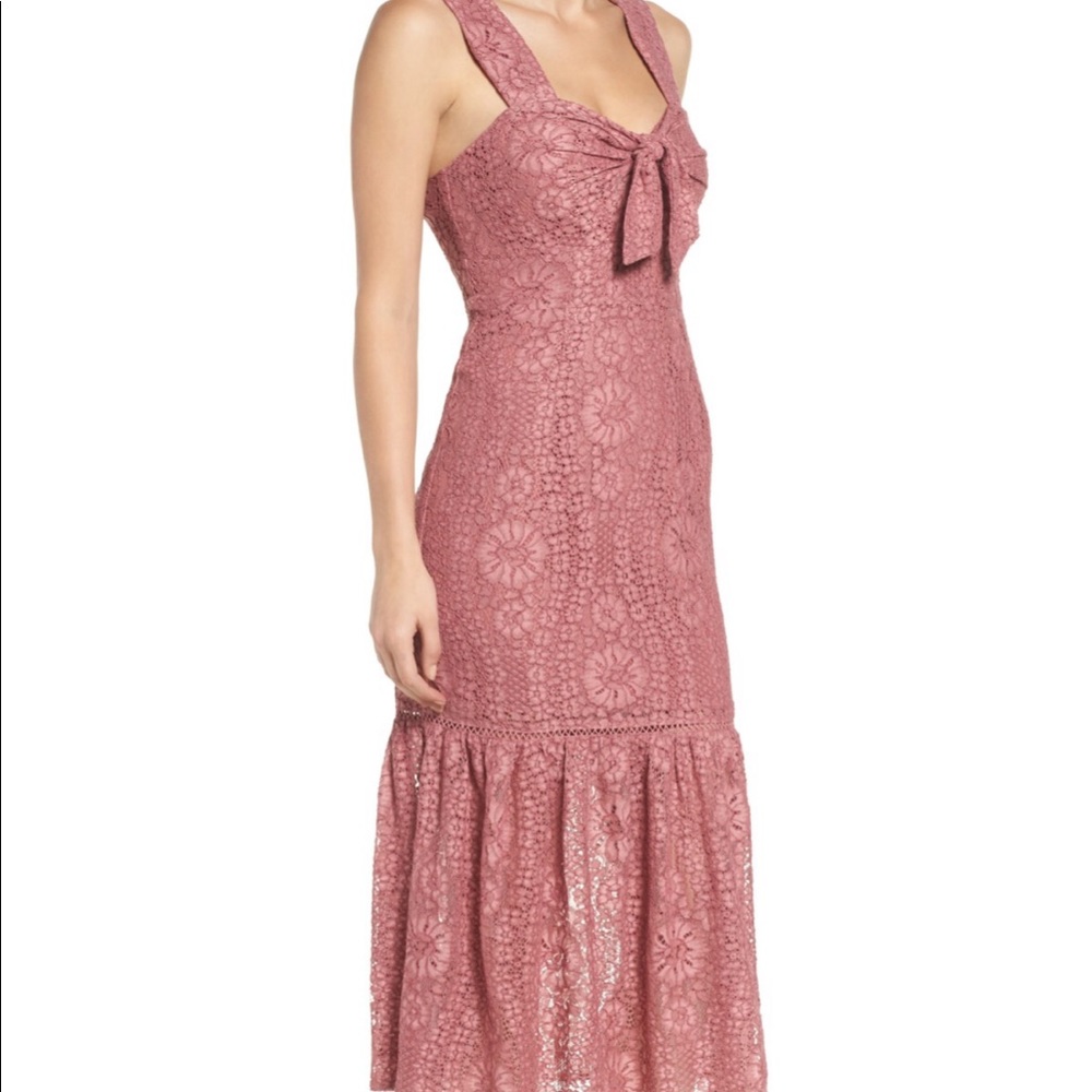 Pink Emilia lace Perplum dress - Picture 2 of 8